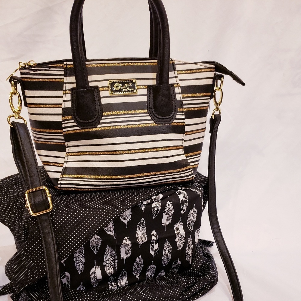 Betsey Johnson Black, White & Gold Purse Like New